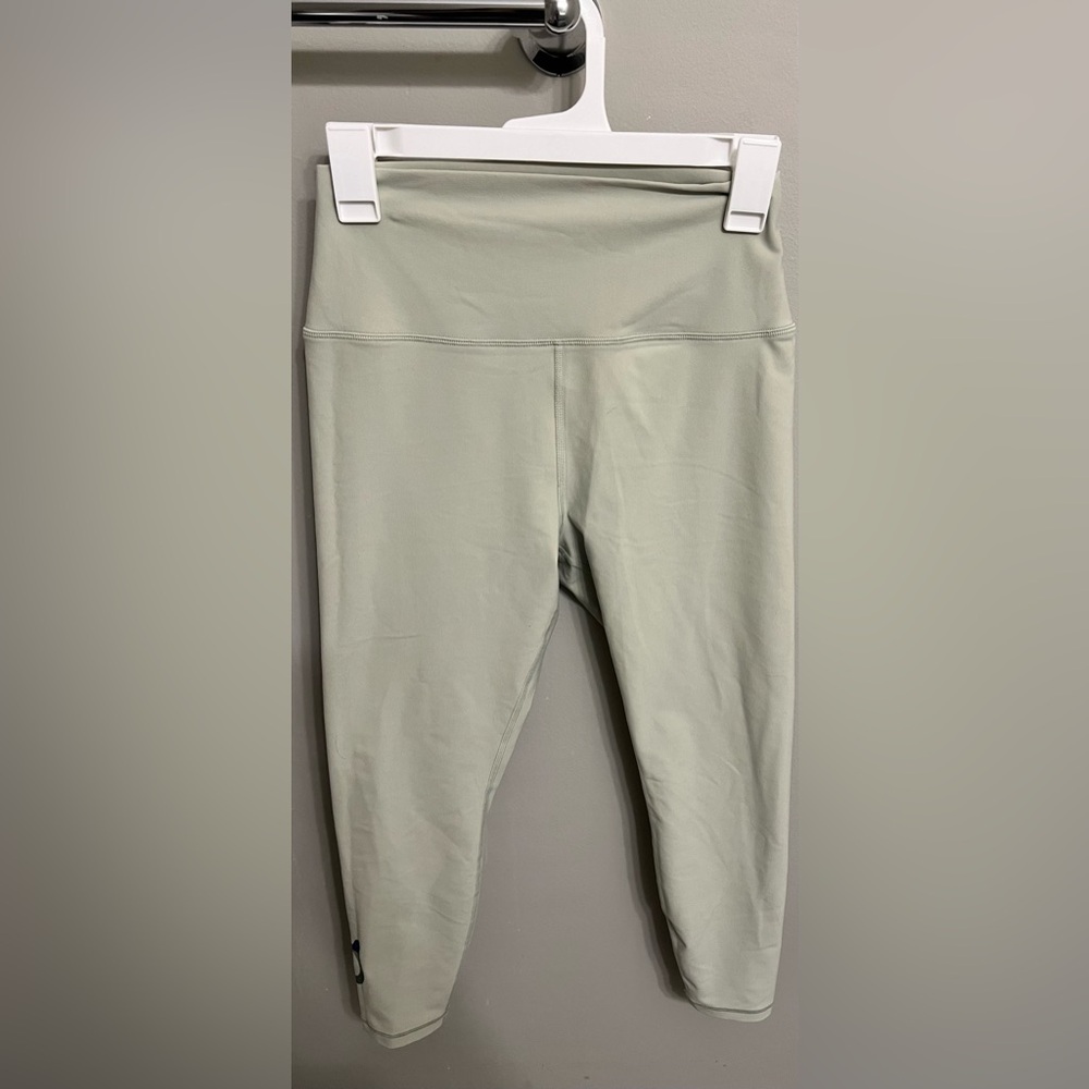 NWOT light green Peloton workout leggings